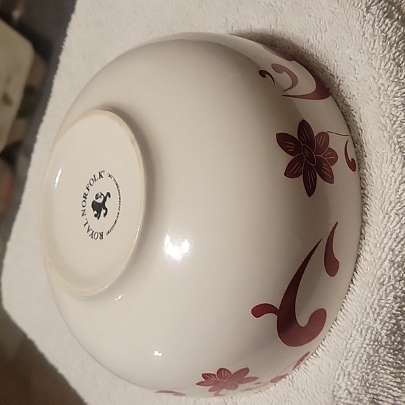 Royal Norfolk RNF47, set of 2 dinner plates and bowls for total of 4 items. - Picture 4 of 5